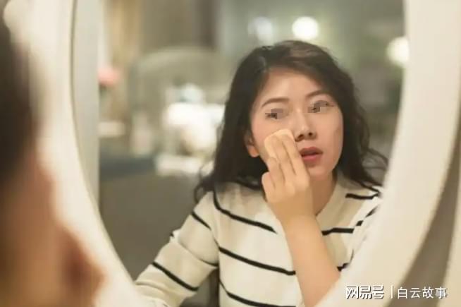 kaiyun-新娘临时要9万9下车费，新郎去取钱却没回来，新娘找到婆家后慌了